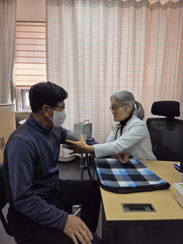 관련사진(거제시보건소 친절하고 믿음직한 관리의사 진료로 공공의료서비스 강화) (1).jpg