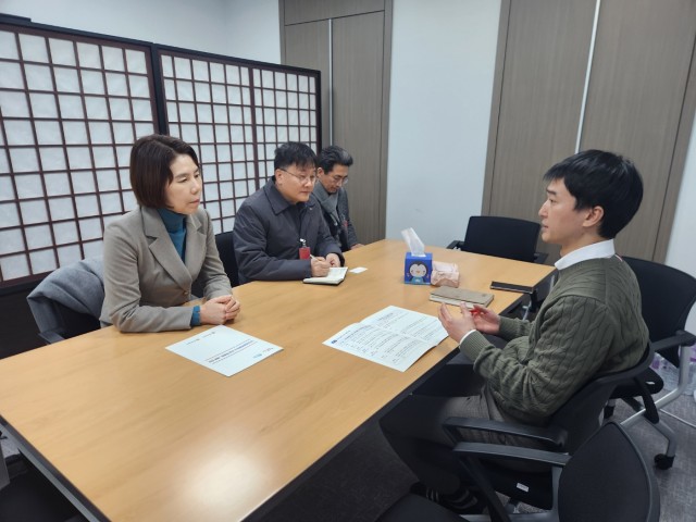 국토교통위국토법안심사소위원장실선임비서관면담사진 국토교통위국토법안심사소위원장실선임비서관면담사진.jpg