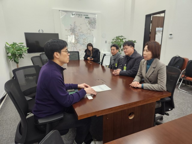 국토교통위원장실보좌관면담사진 국토교통위원장실보좌관면담사진.jpg