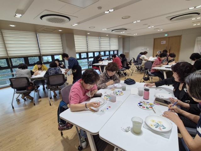 관련사진(뇌(腦) 기억매니저， 거제시치매안심센터를 소개합니다) (1).jpg