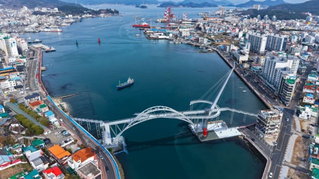 1. 13. - 통영항 오션뷰케이션, 첫 삽을 뜨다 2.jpg