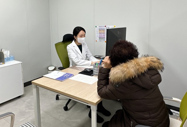 1. 15. - 통영시, 협력의사 위촉으로 치매 진단체계 강화.jpg