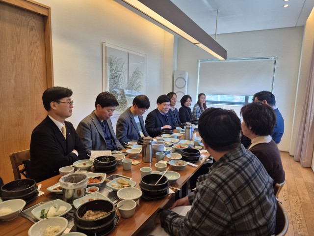 관련사진(거제시  거제대학교와 신년맞이 간담회 개최1).jpg