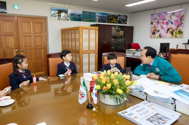 1. 28. - 금비글로벌어린이집, 통영시 인재육성기금 150만원 기탁 2.jpg