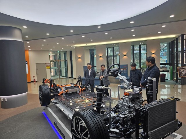 김해시명동일반산단내미래차버추얼센터방문 김해시명동일반산단내미래차버추얼센터방문.jpg