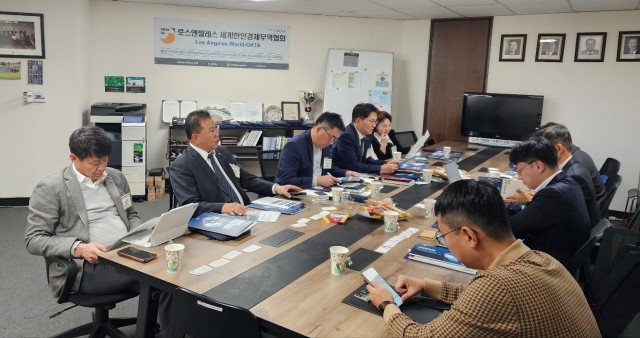 세계한인무역협회LA지회김창주이사장및한인기업간담회.jpg