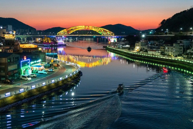 2 2. 24. - 통영시, 통영대교 사진 및 영상전 성료 3.jpg