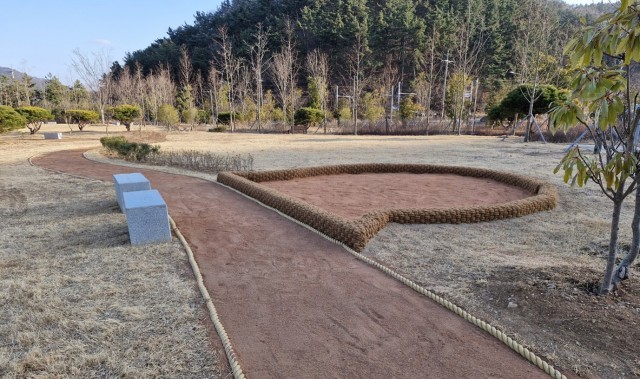 3. 3. - 통영시, 오감으로 걷는 ‘도산면 맨발걷기길’ 조성 2.jpg