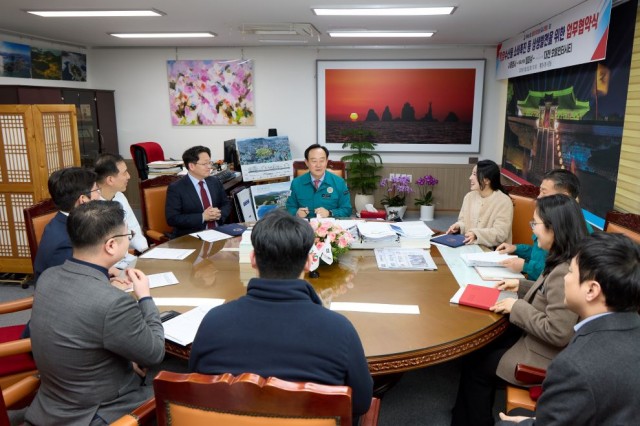 3. 4. - 통영시-웰피쉬-대전 호텔인터시티 통영수산믈 소비촉진을 위한 MOU 체결 3.jpg