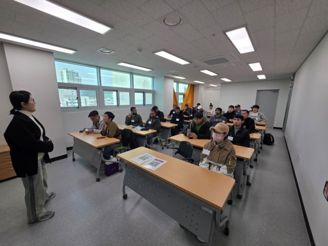 관련사진(거제외국인근로자지원센터 2026년‘한국어 교육 개강’ 및 ‘리더단 출범’)2.jpg