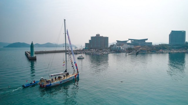 3 3. 16. - 세계일주 요트대회 ‘클리퍼 레이스’ 경남통영호 입항... PORT WEEK 본격 시작 2.jpg