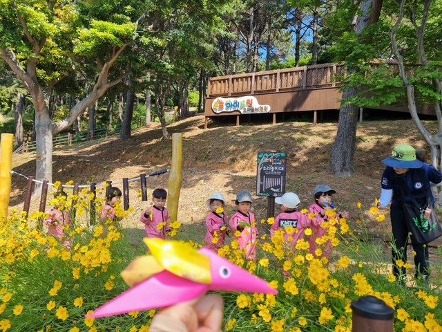 관련사진(거제시, 봄 향기와 함께하는 유아숲체험원 운영2) 관련사진(거제시, 봄 향기와 함께하는 유아숲체험원 운영2).JPG