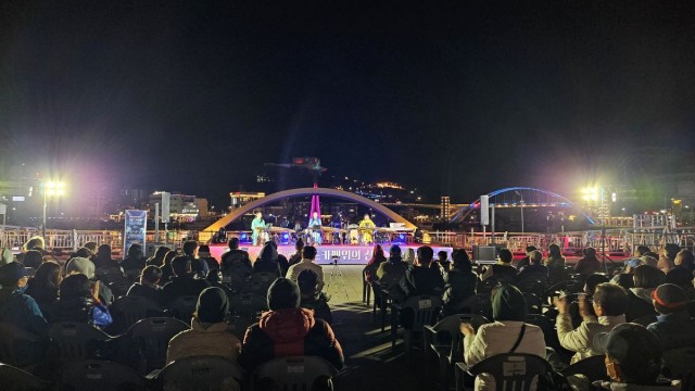 3. 24. - 통영시, 2026년 토요정기공연 ‘레드카펫 위의 선율’ 개최 1(가야금병창).jpg