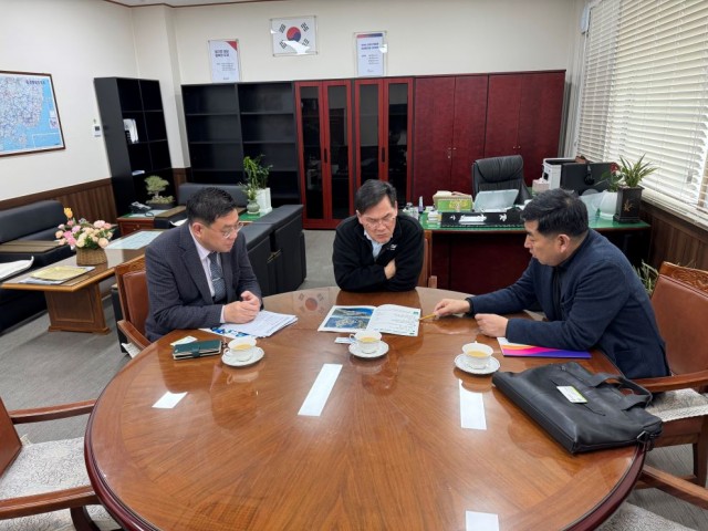 관련사진(민기식 거제시 부시장, 경남개발공사 방문 지역 현안사업 논의).jpg