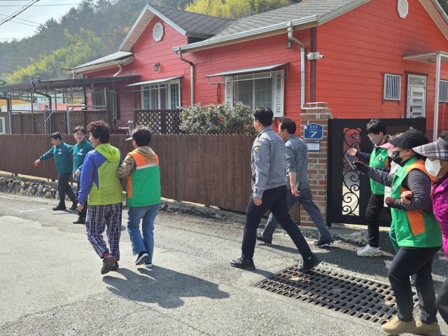 관련사진(거제시, 여름철 풍수해 대비 관계기관 주민대피 훈련 실시2).jpg