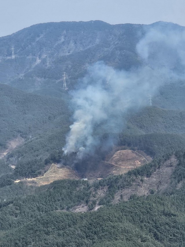 진주시명석면외율리산불.jpg