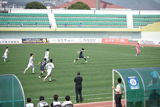 관련사진(거제시민축구단， 2026시즌 K4리그 홈 개막전 개최2).jpg