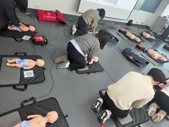 4 4. 6. - 통영시 어린이 이용시설 종사자 안전교육 실시.jpg