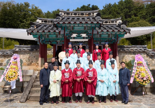 4 4. 7. - 통영시 충무공 이순신장군 춘계제향 봉행 2.jpg