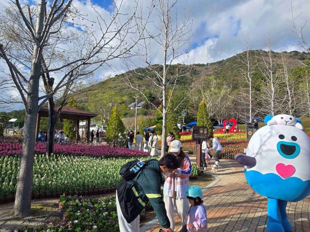 관련사진(독봉산웰빙공원 수만 송이 봄꽃전시 한창3) 관련사진(독봉산웰빙공원 수만 송이 봄꽃전시 한창3).JPG