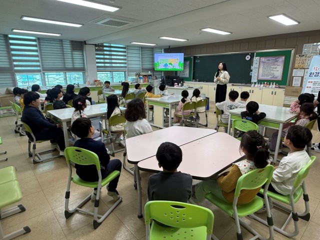 관련사진(거제시, 초등학생 대상 찾아가는 환경교육 실시4).jpg