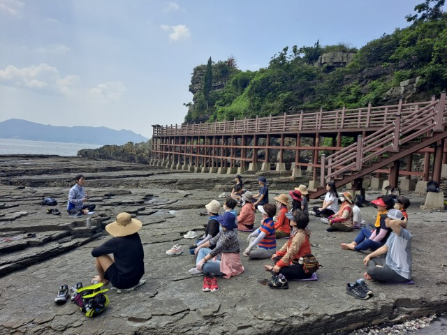 3-4 고성군, 코리아둘레길 ‘2026 걷기여행길 프로그램’ 운영… 웰니스 관광 본격화 [자연인로드].jpg