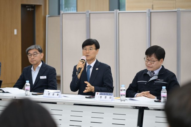 관련사진(거제시 청년인재 육성 및 우선채용 협약3) (1).jpg