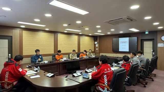 관련사진(거제시, 대형산불 총력 대응 유관기관 대책회의 개최2) 관련사진(거제시, 대형산불 총력 대응 유관기관 대책회의 개최2).jpg