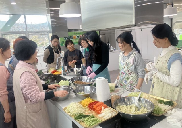 4 4. 16. - 통영시 도서관에서 맛본 ‘저속노화 식단’ 1.jpg