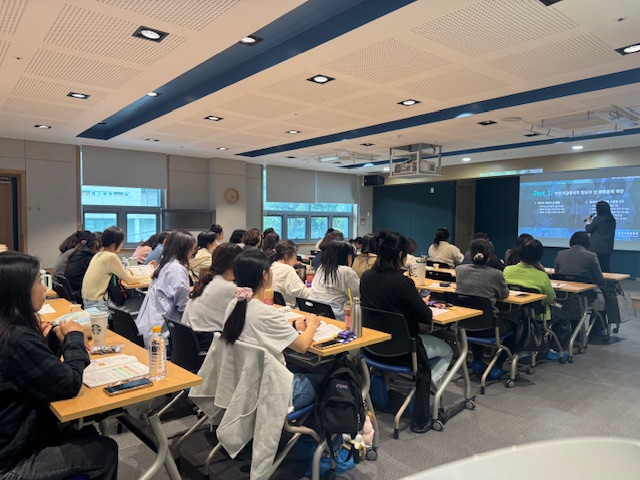 관련사진(거제시 육아종합지원센터， 2026년 보육교직원 아동학대 예방교육 실시2).jpg