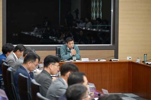 관련사진(거제시, 민기식 부시장 권한대행 체제 운영) (2).jpg