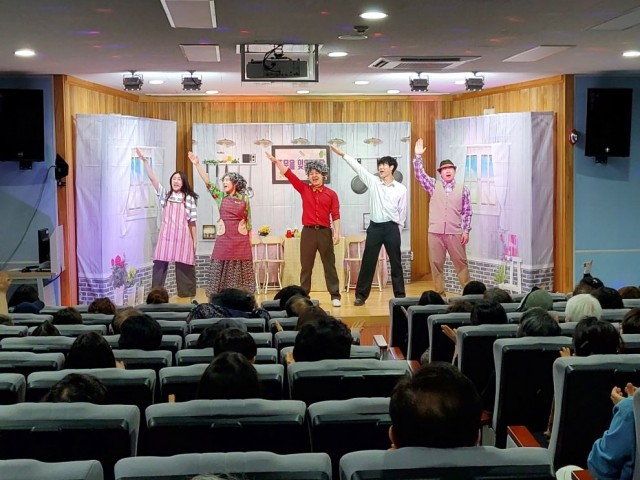 5. 20. - 통영시립도서관, 가정의 달 문화공연 성료.jpg