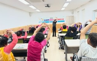 6. 4. - “섬마을까지 구석구석” 통영시, 도서지역 찾아가는 치매예방교실 호응 속 종강 1.jpg