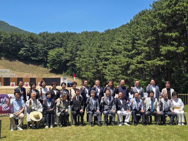 관련사진(전국 궁도인 1，400여 명， 거제에서 활시위 당긴다2).jpg