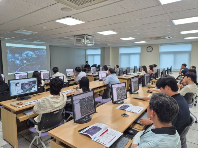 6 「고성군, 공간정보플랫폼 도입으로 스마트 행정 구현 나선다」.jpg