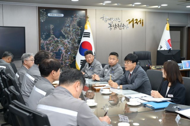 관련사진(변광용 거제시장， 삼성重 협력사 면담... 조선업 ‘인력·금융’ 돌파구 찾아1).jpg
