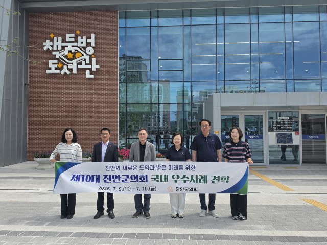 3-1 고성군 ‘책둠벙도서관’, 우수 운영 사례로 지자체 방문 이어져.jpg