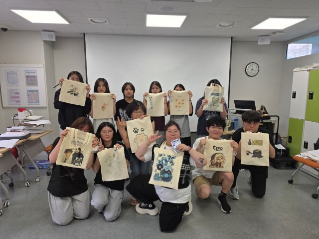 관련사진(아주청소년문화의집 디지털(승화전사) 역량강화 교육 운영).jpg