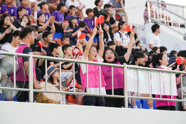 2-6 철성고 U17, 창단 첫 전국 정상에 우뚝 고성 축구의 새 역사를 쓰다.jpg