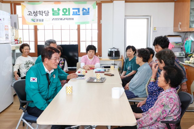1 경남 고성군, 무더위쉼터 찾아 현장 방문.jpg