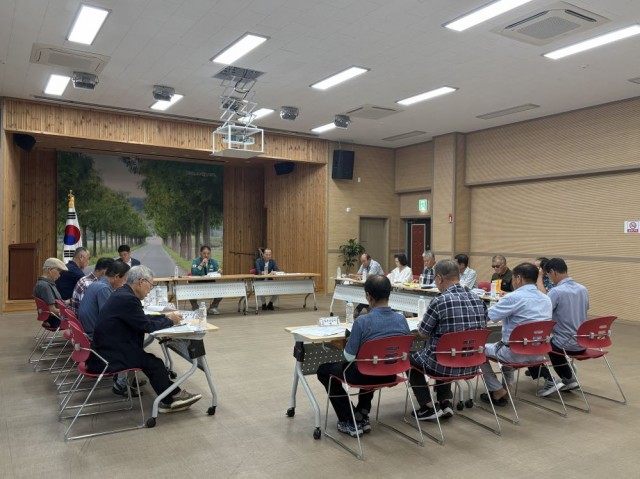 2 고성군, 연이은 폭염·가뭄에 긴급 이장회의 열고 총력 대응.jpg