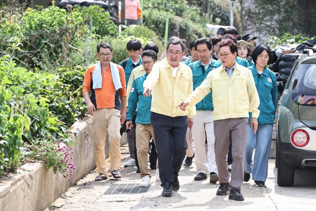 도천동+도로+및+배수로+토사+유입지+복구현장+(2).jpg