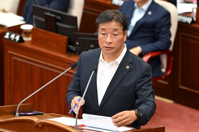 김성갑 의원(긴급현안질문).jpg