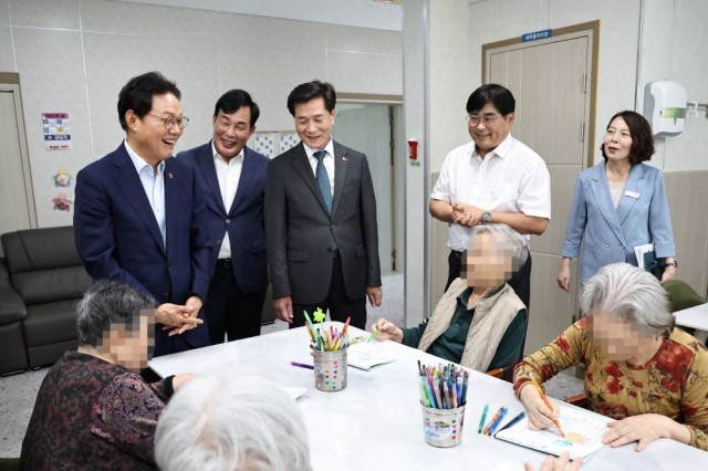 (2)+밀양시립노인요양원+어르신+위문.jpg