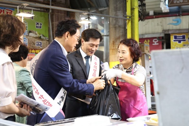 (3)+아리랑시장+장보기+및+현장+의견+청취.jpg