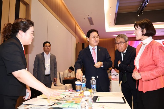 (3)+상하이+경남+소비재+수출상담회.jpg