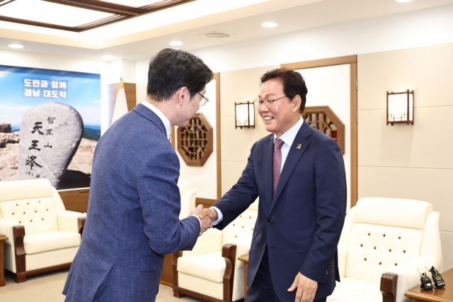 박완수+지사_+김경수+특보+면담+(1).jpg