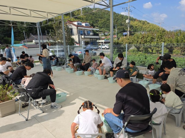 관련사진(거제 40인의 아빠단， 바람따라 허브향기따라~!4).jpg